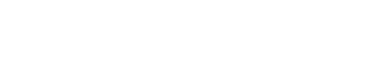 Violaine en train de préparer son maquillage  à la manière Romaine.